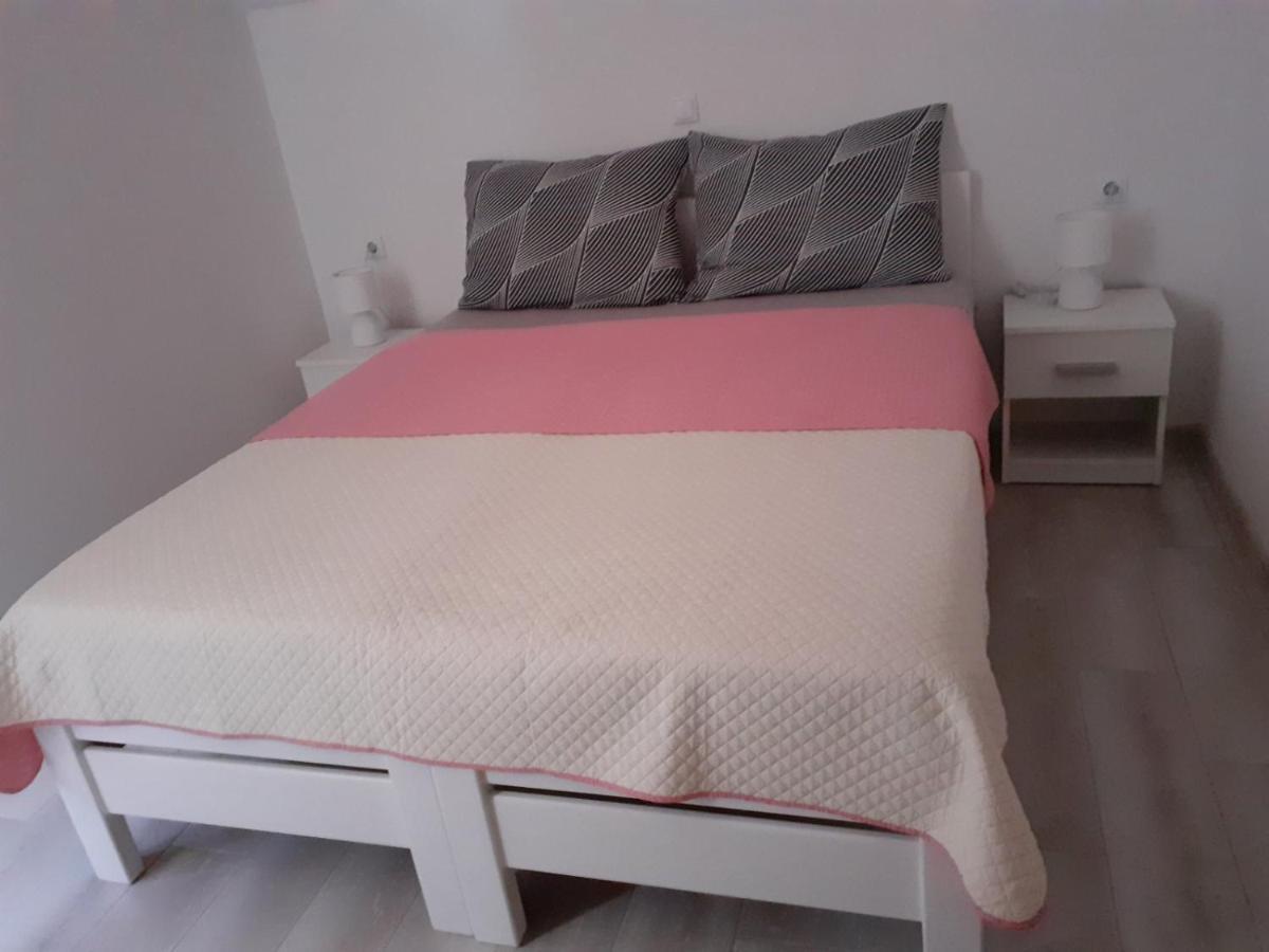 Apartmani Grumf Gornji Karin Ngoại thất bức ảnh