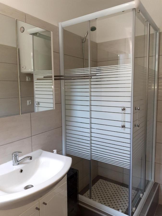 Apartmani Grumf Gornji Karin Ngoại thất bức ảnh